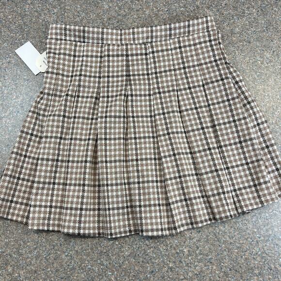 Preppy Pleated Varsity Skirt, NEW Medium - Picture 4 of 8